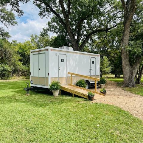 Restroom trailer rental in Fresno, California
